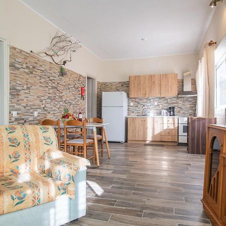 Willa Stelios Stone House Sinarades Kouramádes Zewnętrze zdjęcie