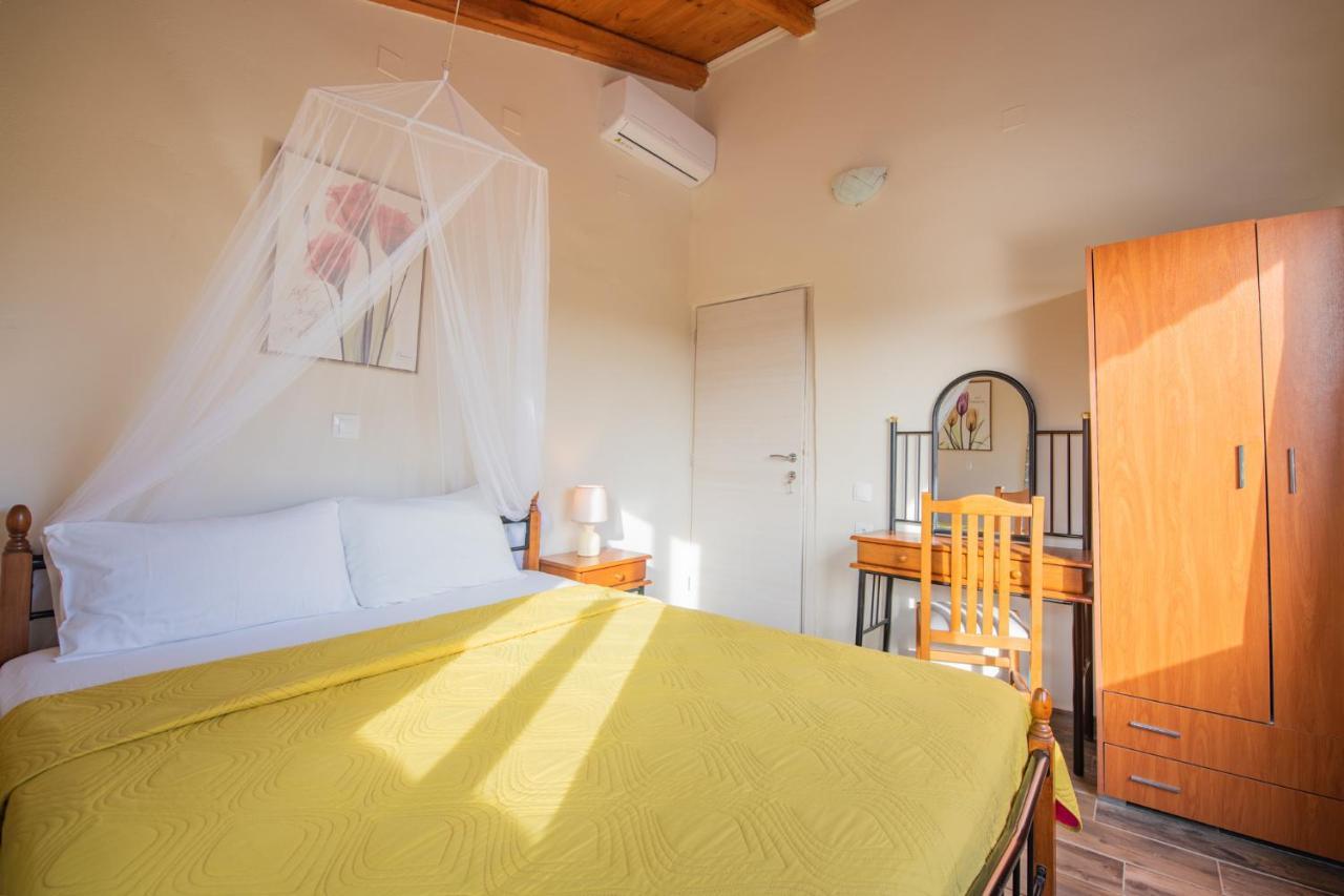 Willa Stelios Stone House Sinarades Kouramádes Zewnętrze zdjęcie
